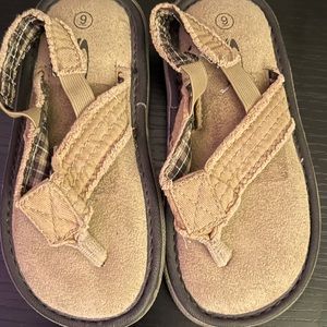 **NWOT** Omega toddler tan leather flip flops~ 9
